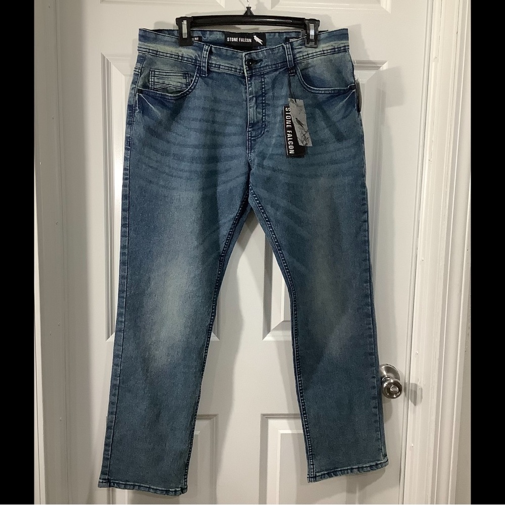 Stone falcon Men's Straight slim fit  Blue Jeans size 34X30.NWT.